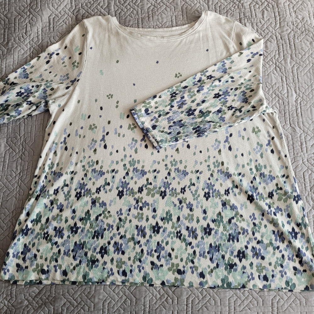 Unique print long sleeve shirt.